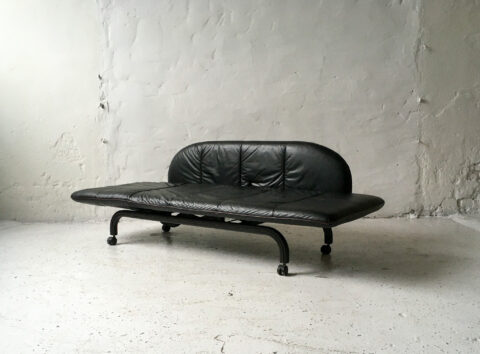 IP Design sofa BEO proj. Toshiyuki Kita skóra lata 90 vintage memphis