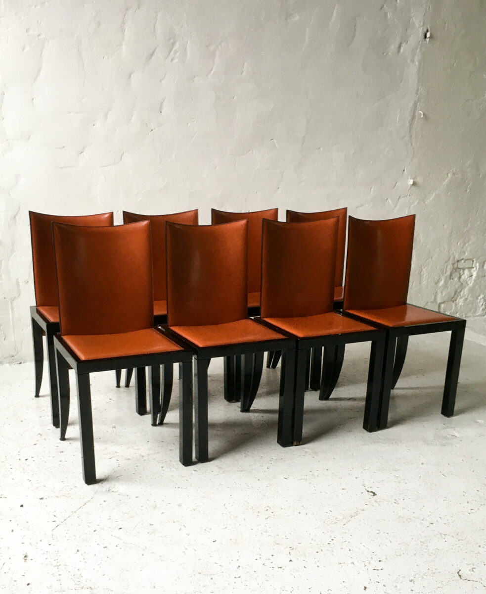 Poltronova krzesła skóra lakierowane drewno vintage design