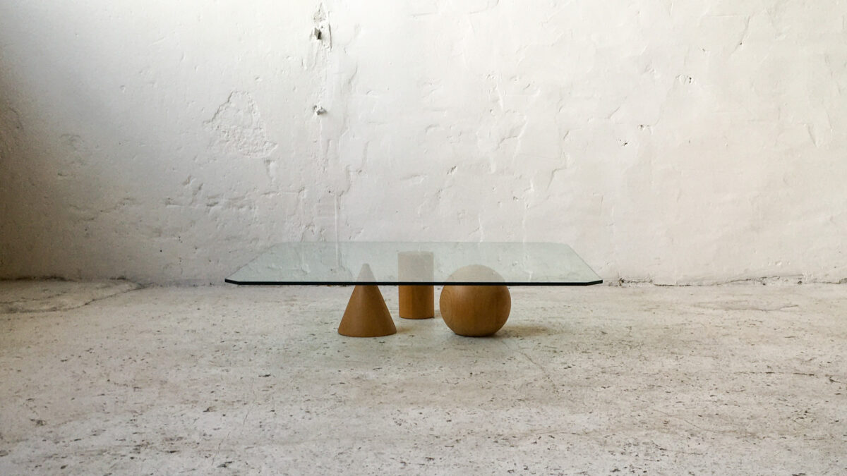 Stolik z geometrycznymi formami lata 80 90 vintage design