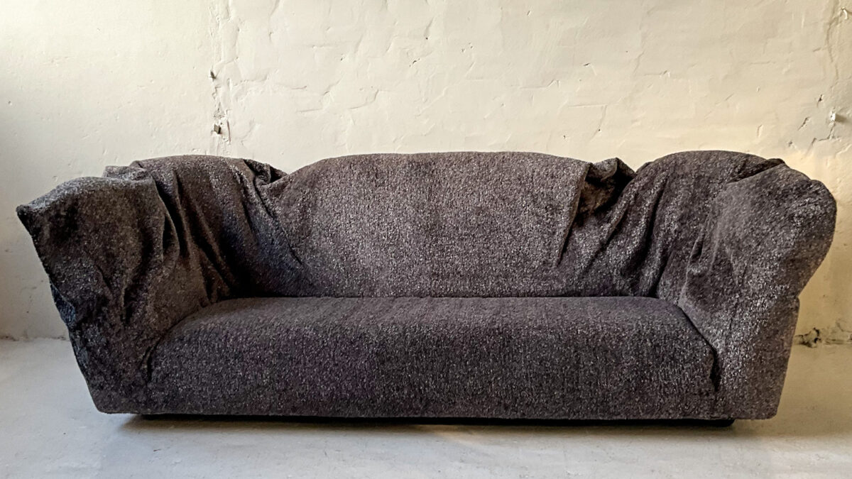 Sofa Edra Sfatto projektu Francesco Binfaré z 2011 roku, widok od frontu